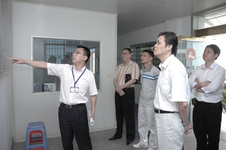 集團(tuán)召開生產(chǎn)子公司總經(jīng)理現(xiàn)場(chǎng)管理經(jīng)驗(yàn)交流會(huì)